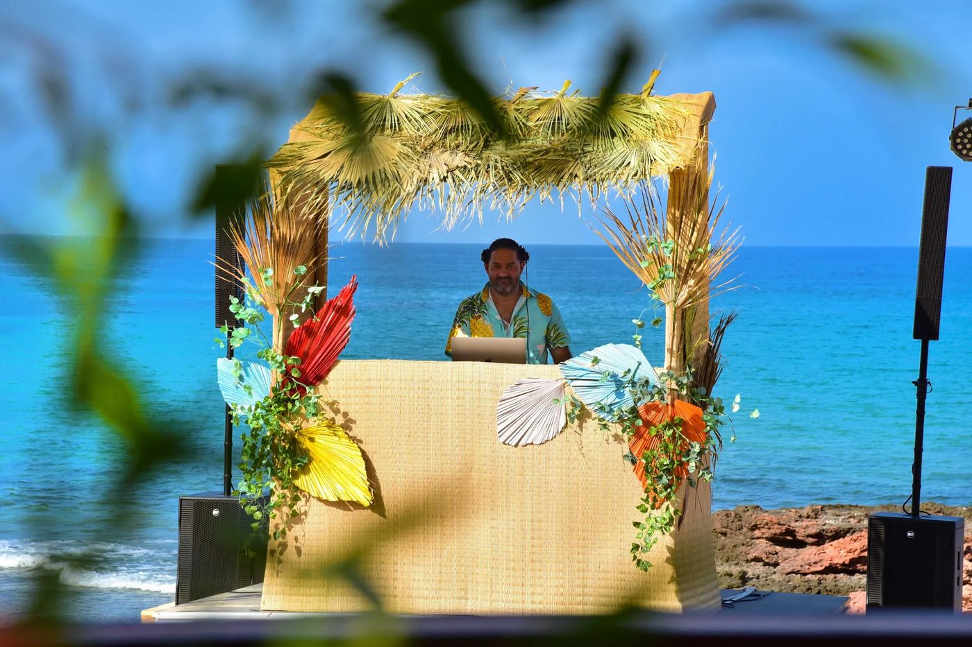 Jebel Sifah — music by the sea at Dunes Beach Club